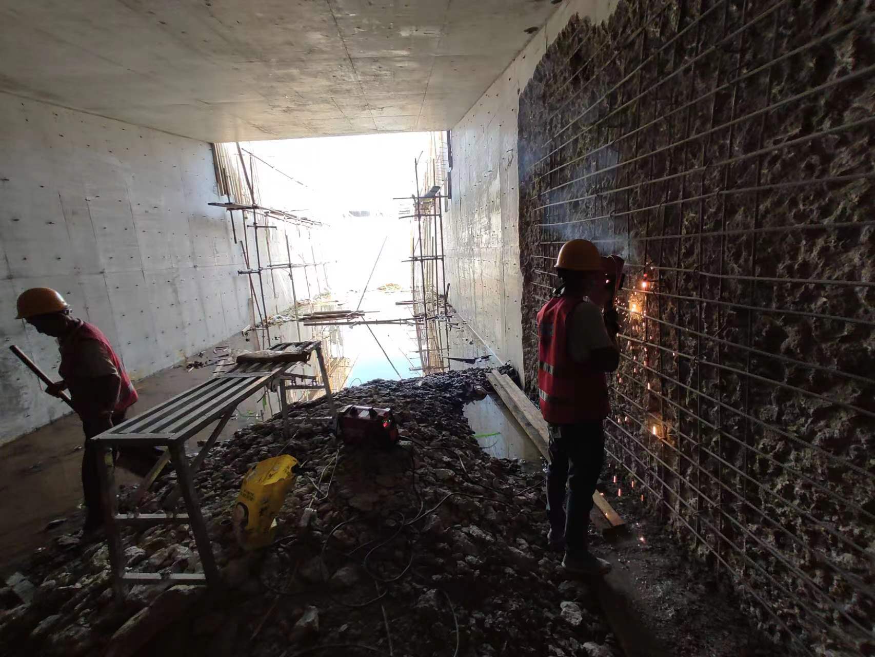 湛江挖断承重墙导致楼体开裂，加固施工方案出炉